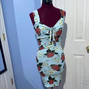 🔮 5 for $20 🔮 Floral pin up keyhole tie wiggle dress